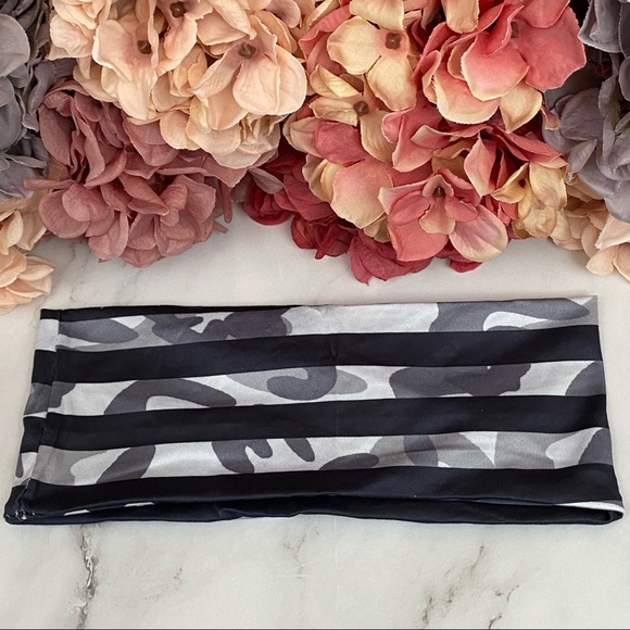3/$28 Boho Patriotic Stretchy Wide Fabric Headband - Picture 10 of 16